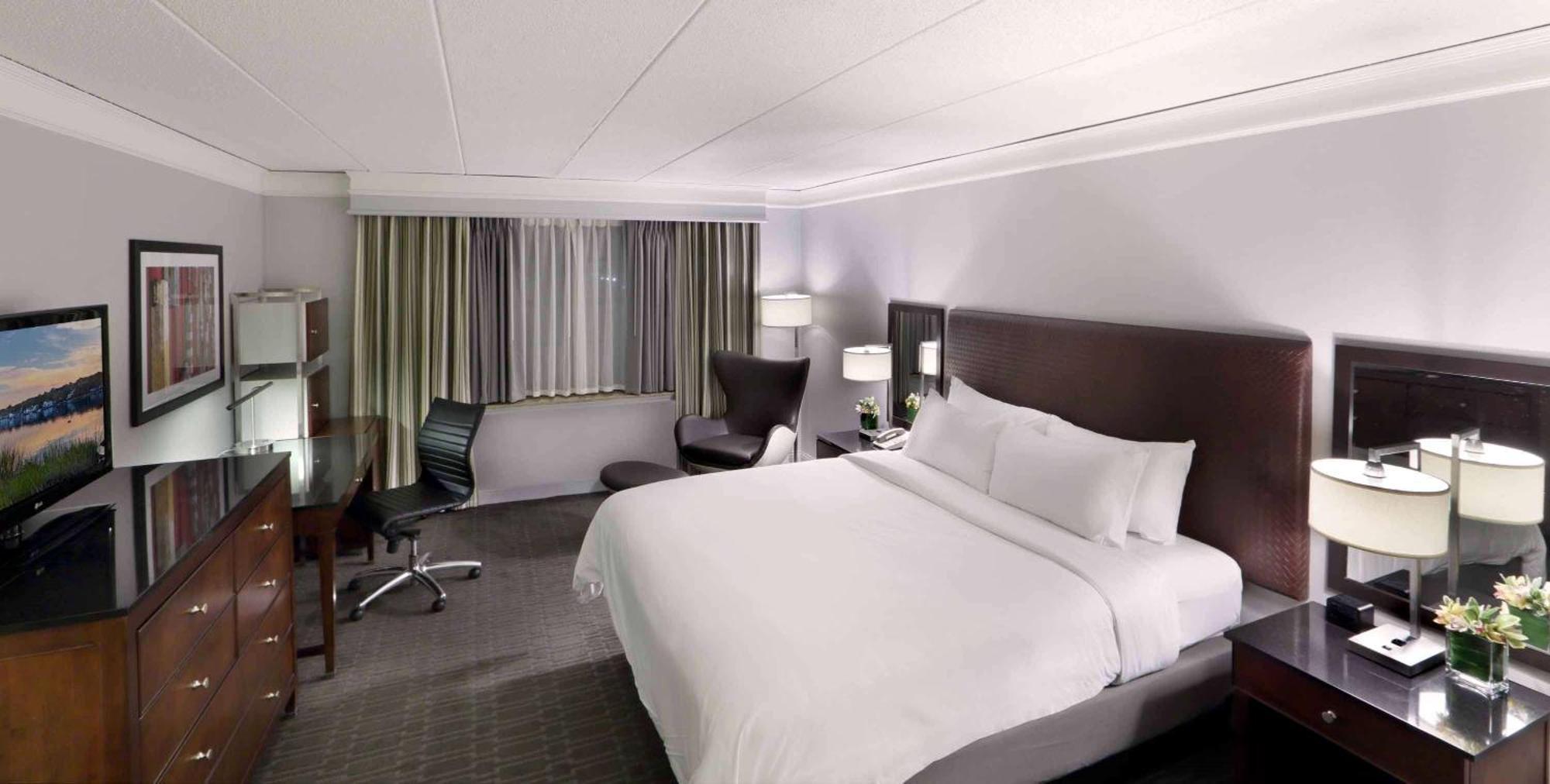 Hilton Mystic Hotel Екстериор снимка