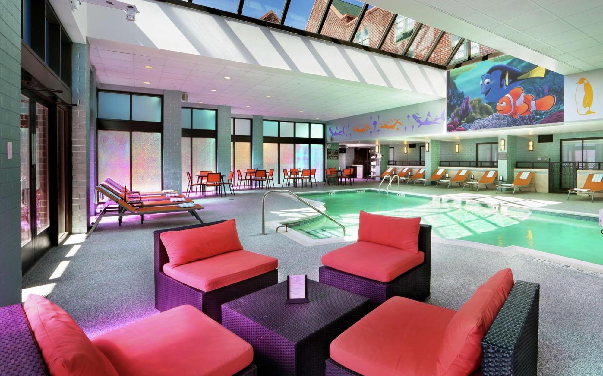 Hilton Mystic Hotel Екстериор снимка