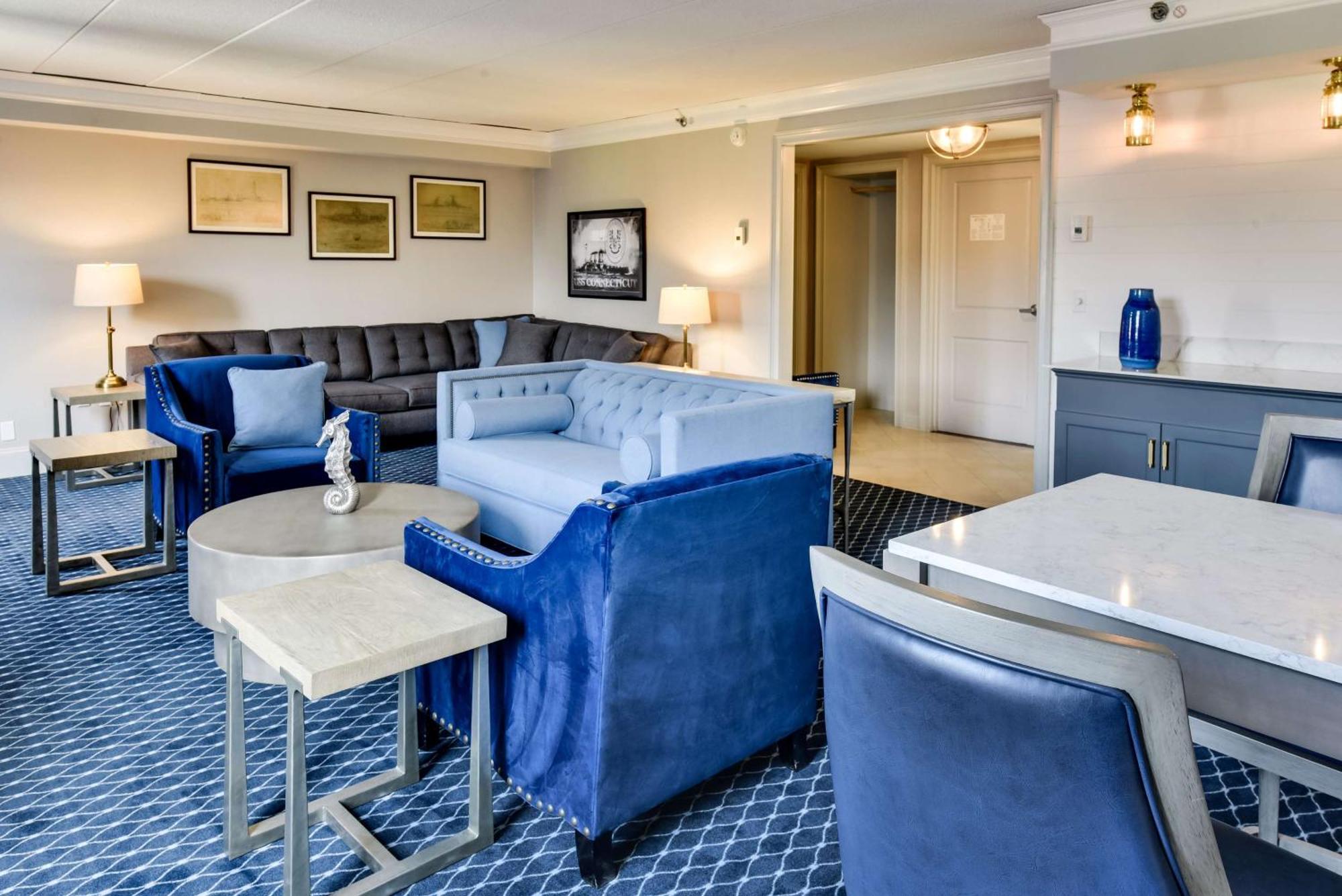 Hilton Mystic Hotel Екстериор снимка